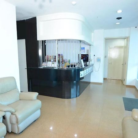 Hotel Alam Indi Johor Bahru Exteriör bild