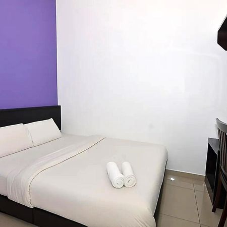 Hotel Alam Indi Johor Bahru Exteriör bild