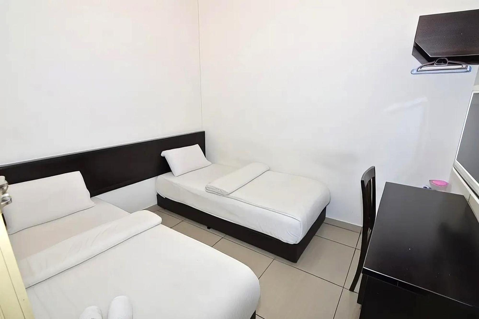 Hotel Alam Indi Johor Bahru Exteriör bild